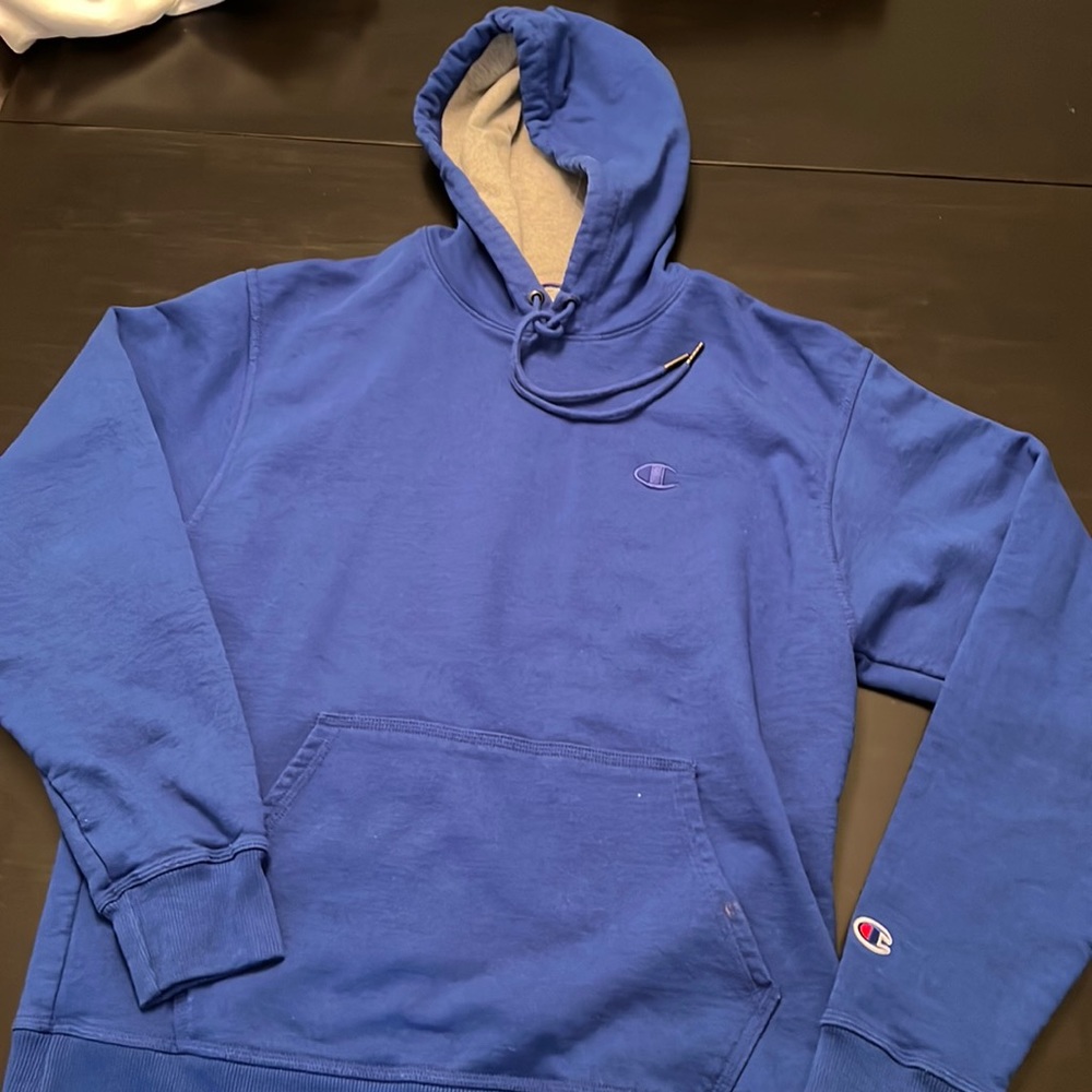 Royal Blue Champion Men’s sweatshirt size M
